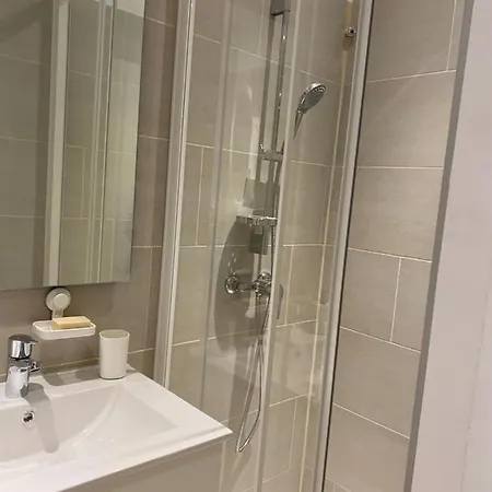 Spacious Studio 300 Meters From The Lägenhet *