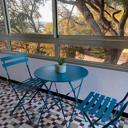 Lägenhet Spacious Studio 300 Meters From The Hyères